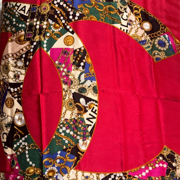 CHANEL Silk Scarf 🧣 - Picture 4 of 6